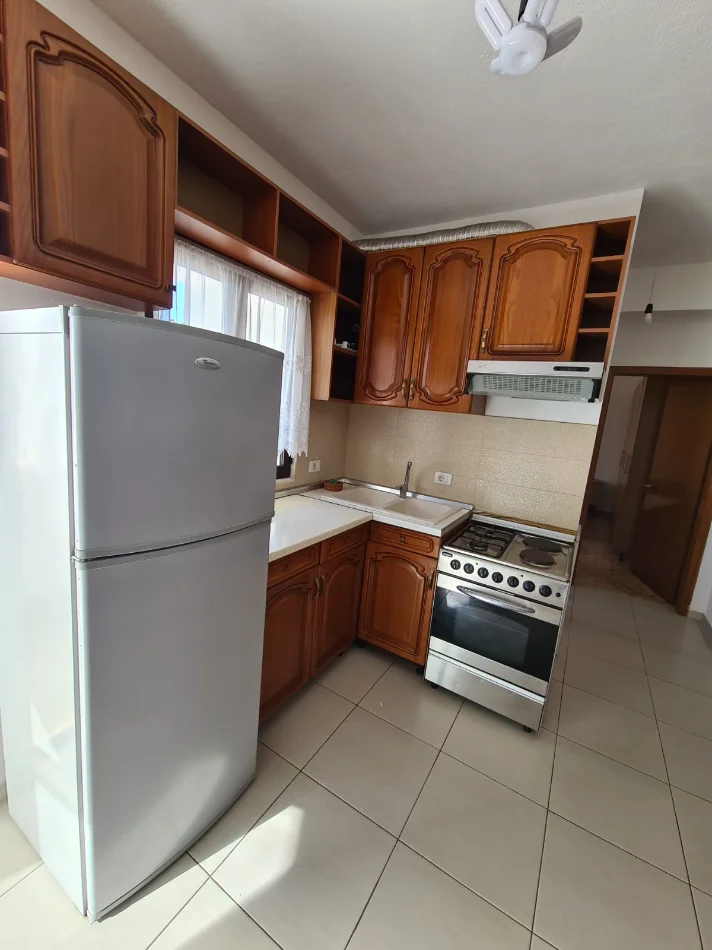 Tirane, jepet me qera apartament 1+1+Aneks+Ballkon Kati 1, 55 m² 30.000 Lek