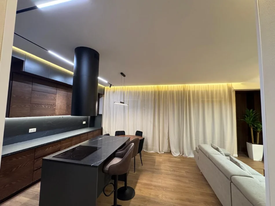 Tirane, jepet me qera apartament 2+1 Kati 3, 120 m² 1.200 € (Kopshti Botanik)