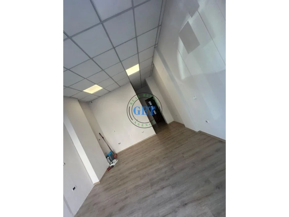 Durres, jepet me qera ambjent biznesi Kati 0, 30 m² 500 € (Muzeumi, Durres)