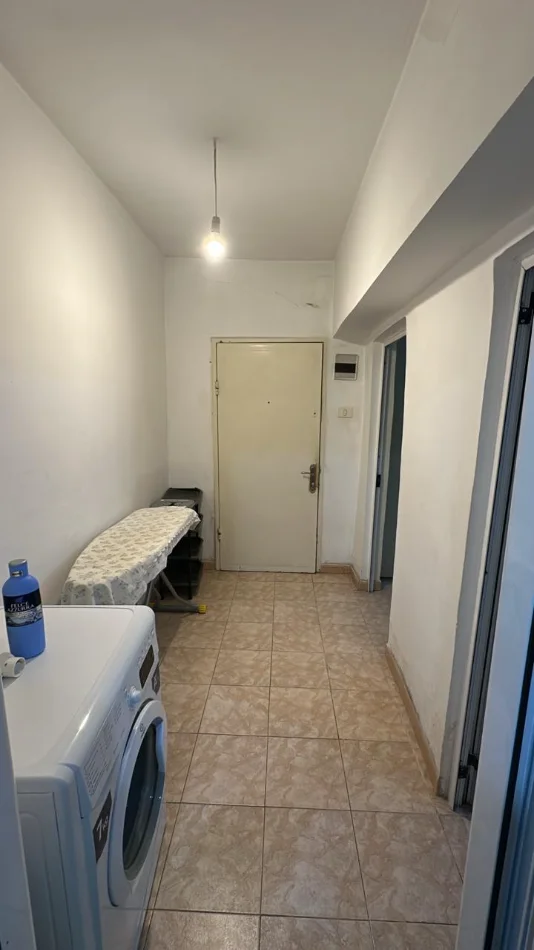 Tirane, jepet me qera apartament 1+1 Kati 1, 65 m² 400 € 