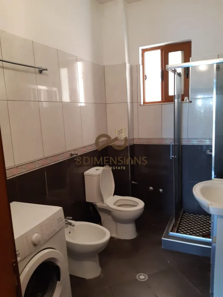 Tirane, jepet me qera apartament 2+1 Kati 2, 110 m² 600 € (bulevardi i ri)