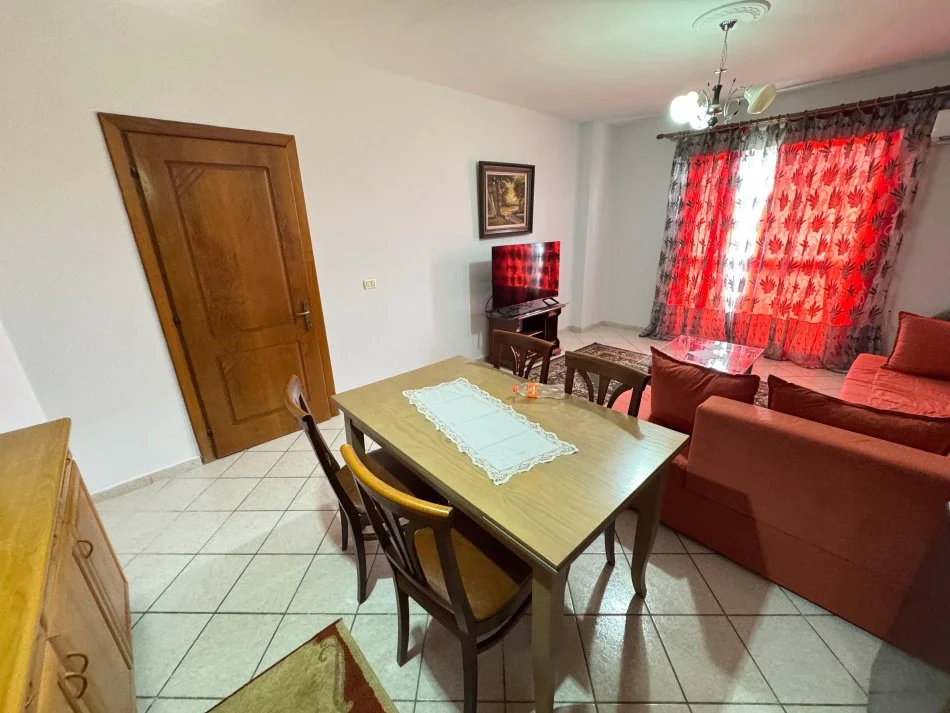 jepet me qera apartament 1+1 Kati 11, 57 m² 450 € (Rruga e kavajes)