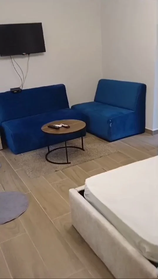 Tirane, jepet me qera garsonier 1+1 Kati 2, 40 m² 450 € (rruga Elbasanit)