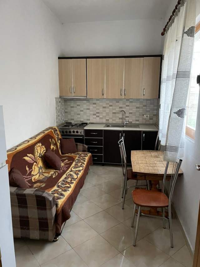 Tirane, jepet me qera apartament 1+1+BLK Kati 1, 60 m² 190 Euro (5 maji)