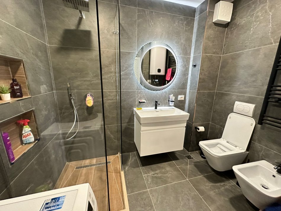 Tirane, jepet me qera apartament 2+1 Kati 4, 114 m² 850 € (zogu i zi)