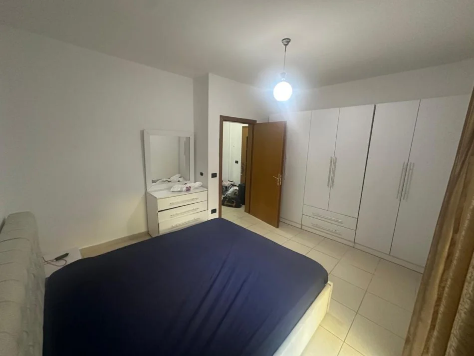 Shqiperi, jepet me qera apartament 1+1 Kati 1, 500 € (Selvia , Rruga e Dibres)