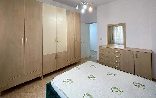Tirane, jepet me qera apartament 2+1+Ballkon Kati 4, 102 m² 750 € (KOMUNA E PARISIT)