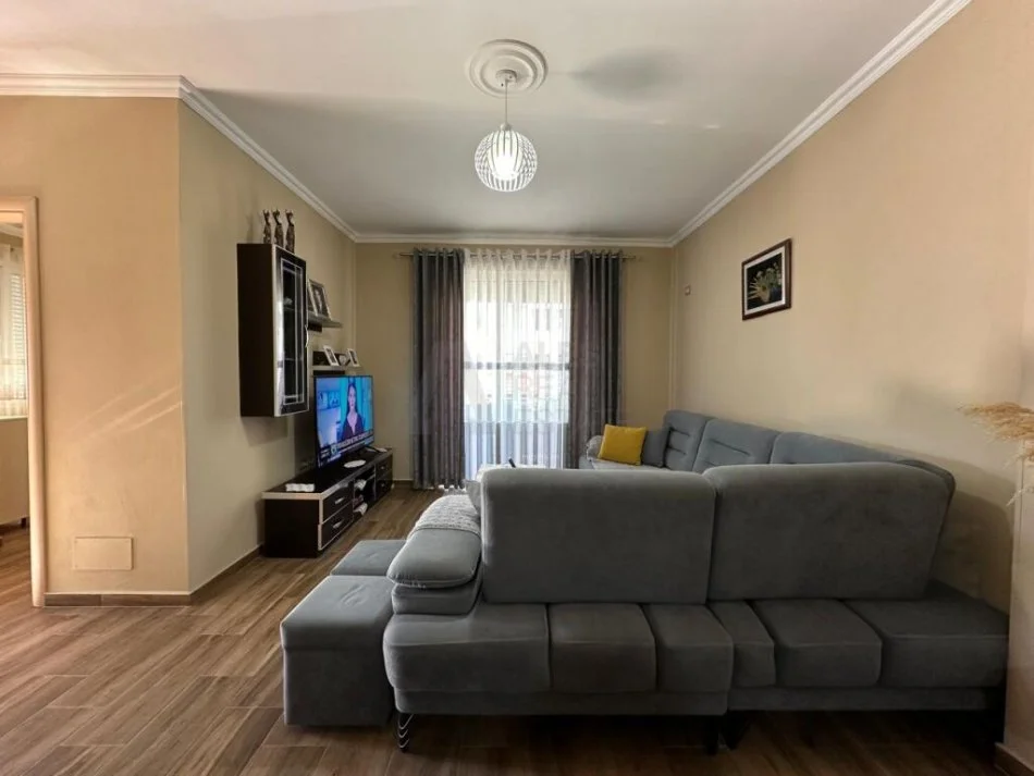 Tirane, shitet apartament 2+1 Kati 6, 102 m² 140.000 € (Unaze e Re)