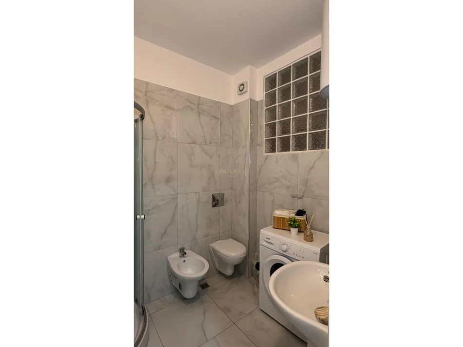 Tirane, shes apartament 1+1 Kati 1, 66 m² 175.000 € (Radhime)