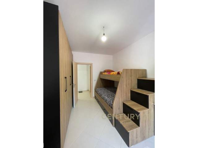 Tirane, jepet me qera apartament 2+1 Kati 1, 100 m² 350 Euro (Fresku)