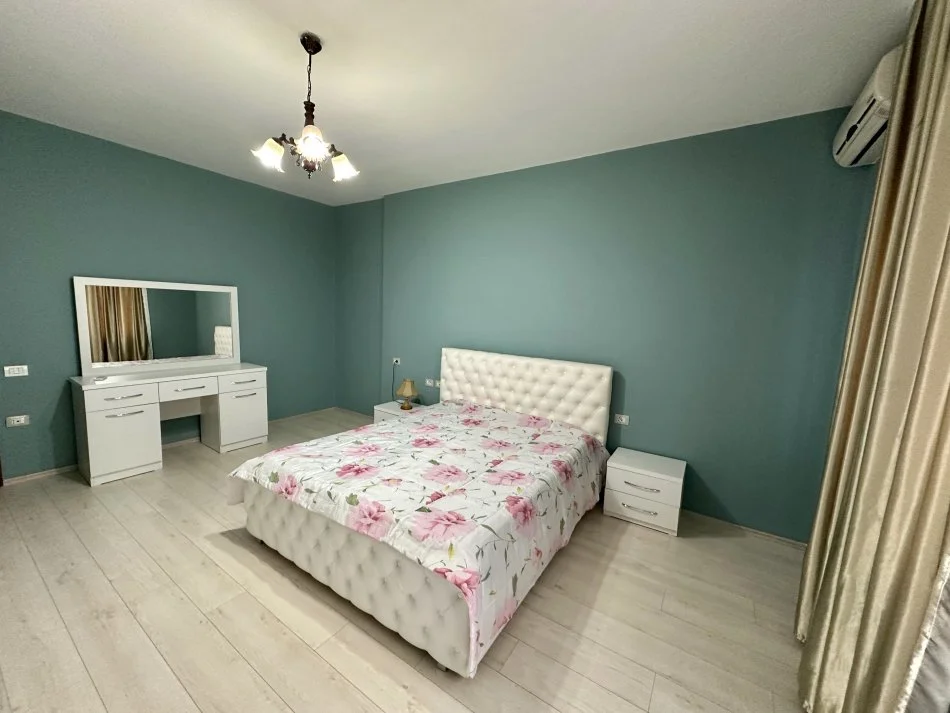Tirane, jepet me qera apartament 2+1+Ballkon Kati 3, 61 m² 550 € (Rruga e Elbasanit, Prane Piceri Laguna)