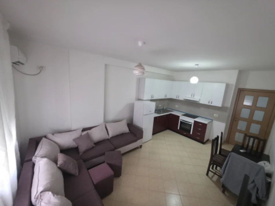 Tirane, jepet me qera apartament 1+1 Kati 6, 65 m² 420 € (Bar Sorriso tek Vila L ne Astir)