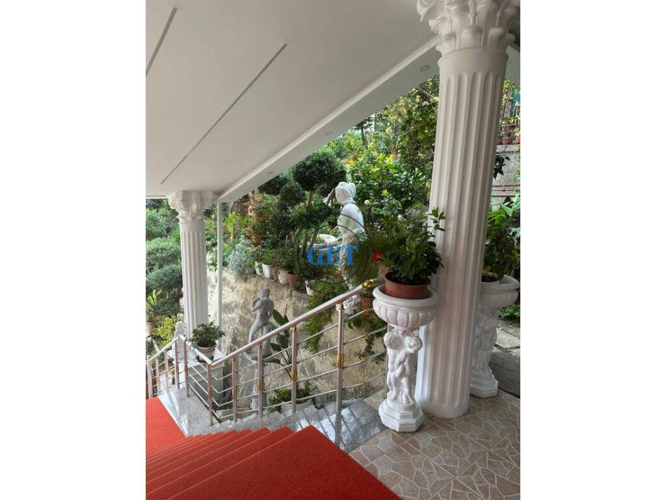 Durres, jepet me qera apartament 2+1 Kati 3, 100 m² 600 € (Gjykata)