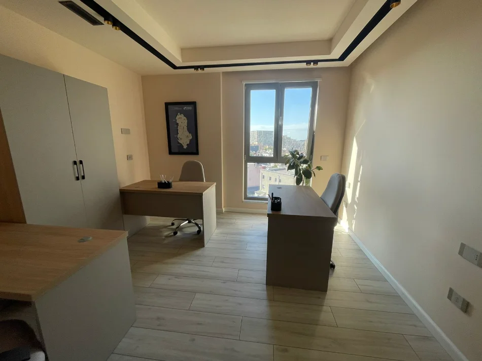 Tirane, jepet me qera zyre Kati 7, 101 m² 1.400 € (rruga e kavajes)