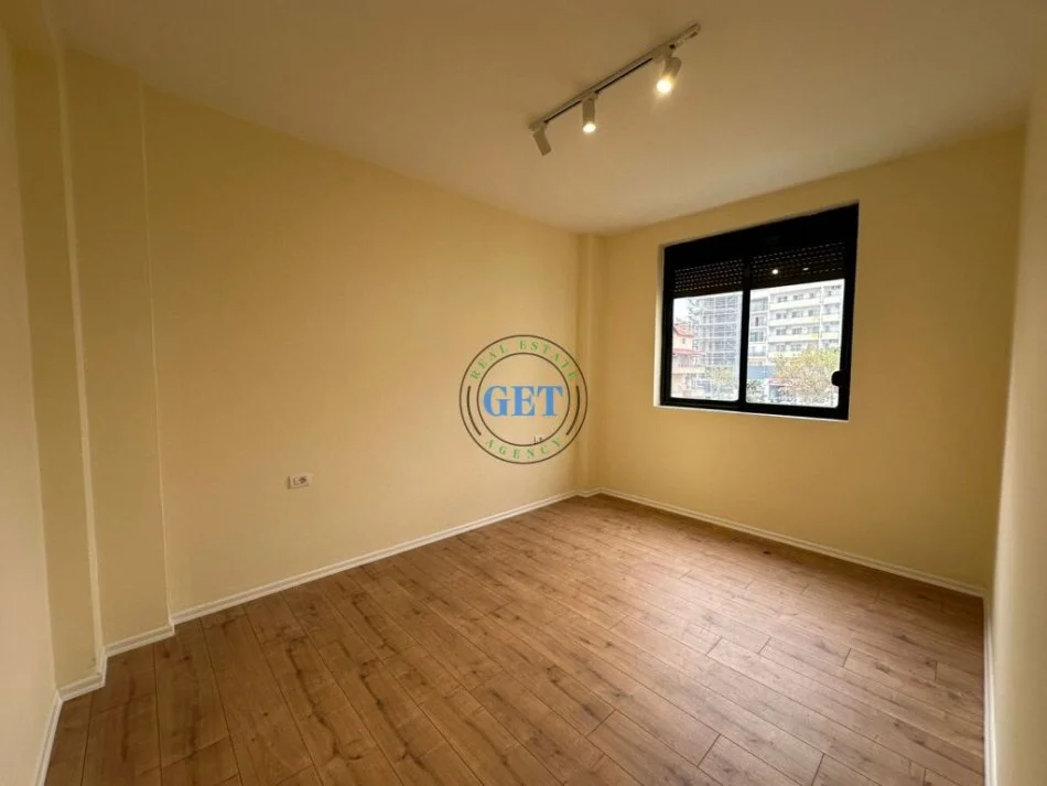 Durres, shitet apartament 2+1 Kati 2, 83 m² 98.000 € (Rrota e Kuqe, Plazh, Durres)