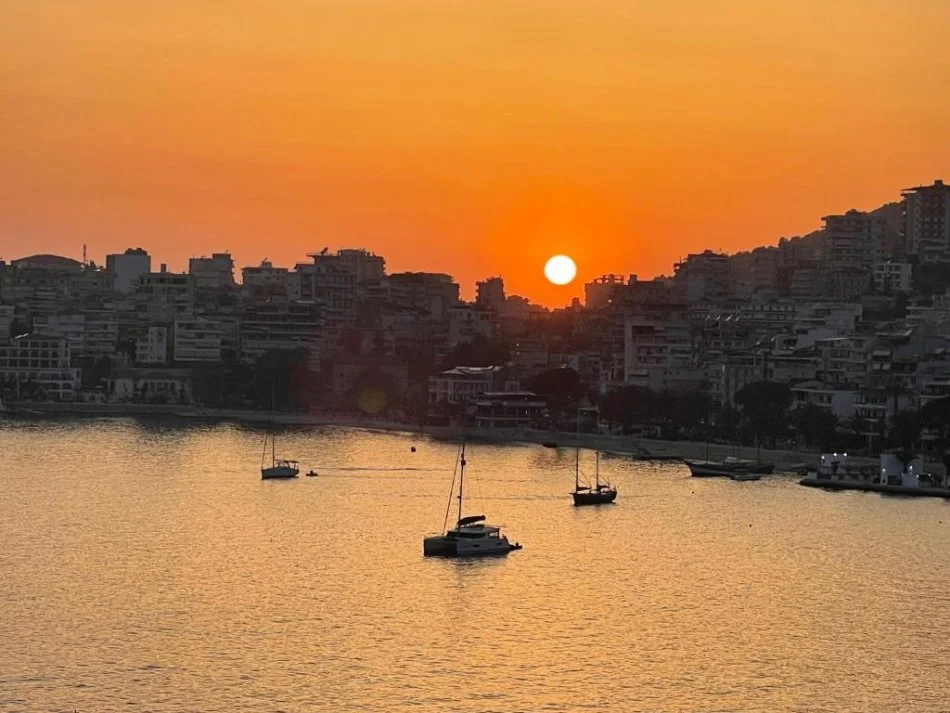 SHITEN: 🔵 2 Apartamente 1+1 & 2+1 Luksoz Në 📌 Sarandë Ngjitur Me Hotel Butrinit ( 100 M Nga Orange Club) - Me Pamje nga Deti - Investim i Ri, Super Cilesore (350,000€ )