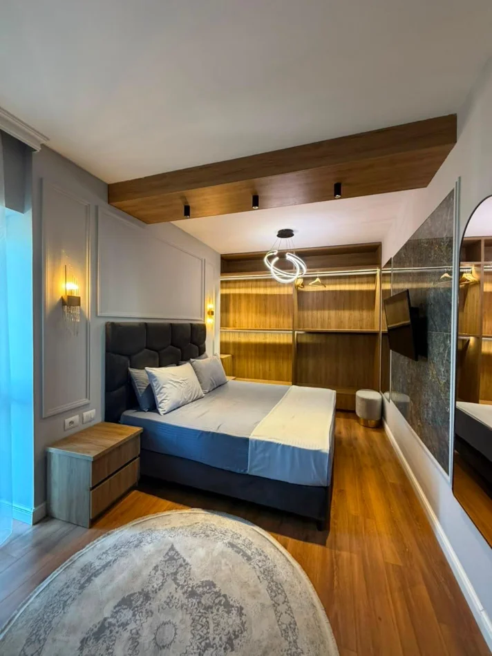 Tirane, jepet me qera apartament 3+1 Kati 14, 150 m² 2.700 € (Tirana garden building)