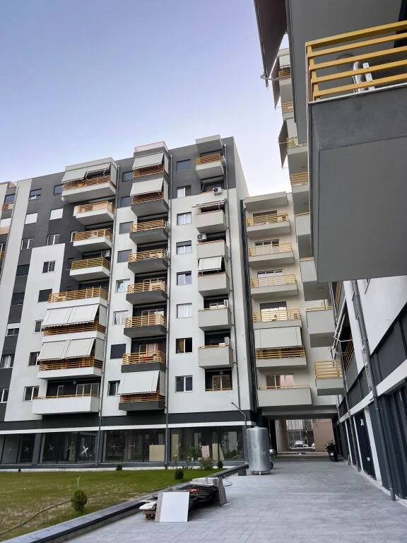 Tirane, jepet me qera apartament 1+1+Ballkon Kati 2, 70 m² 550 € (E88 RR. DRITAN HOXHA LAPRAKE)