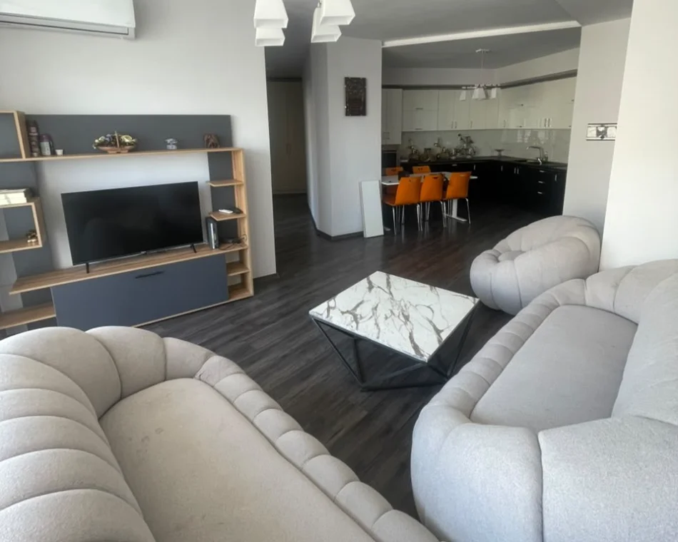 Tirane, jepet me qera apartament 2+1+Aneks+Ballkon Kati 3, 90 m² 500 € (Yzberisht)