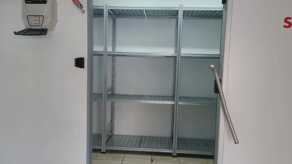 Tirane, jepet me qera dyqan Kati 0, 25 m² 350 € (Azili)