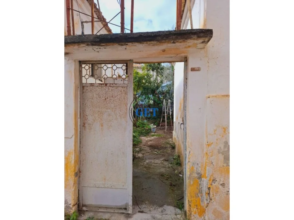 Durres, shitet apartament 2+1 Kati 0, 165 m² 65.000 € (Muzeu i Deshmoreve)