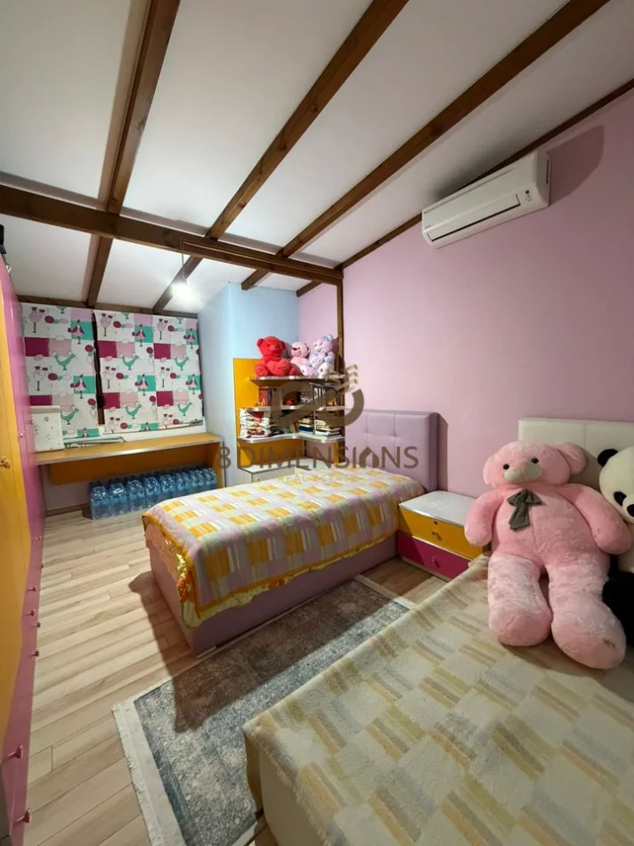 Tirane, shitet apartament 3+1+Ballkon Kati 5, 153 m² 285.000 € (fresk)