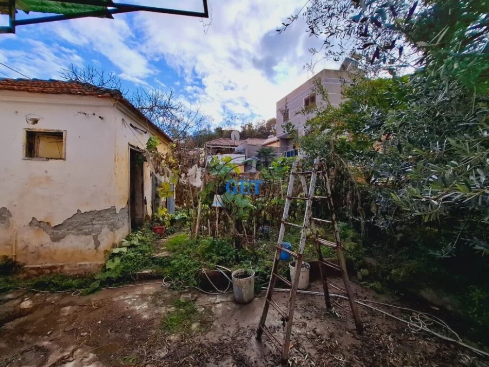 Durres, shitet apartament 2+1 Kati 0, 165 m² 65.000 € (Muzeu i Deshmoreve)