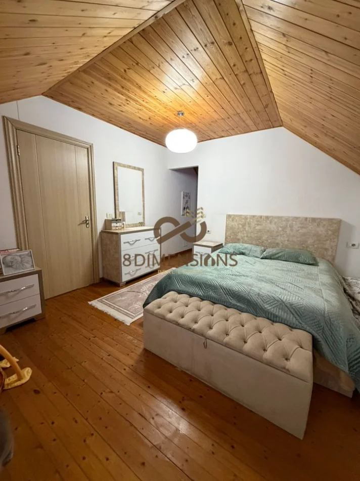 Tirane, shitet apartament 3+1+Ballkon Kati 5, 153 m² 285.000 € (fresk)