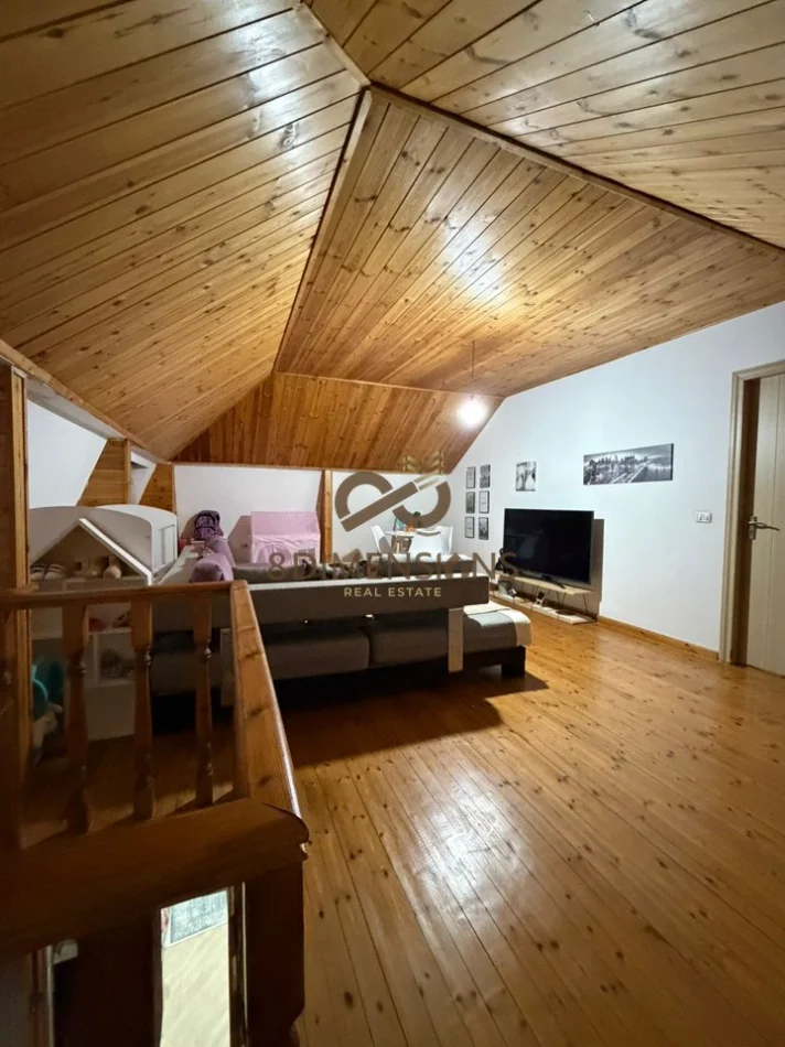 Tirane, shitet apartament 3+1+Ballkon Kati 5, 153 m² 285.000 € (fresk)