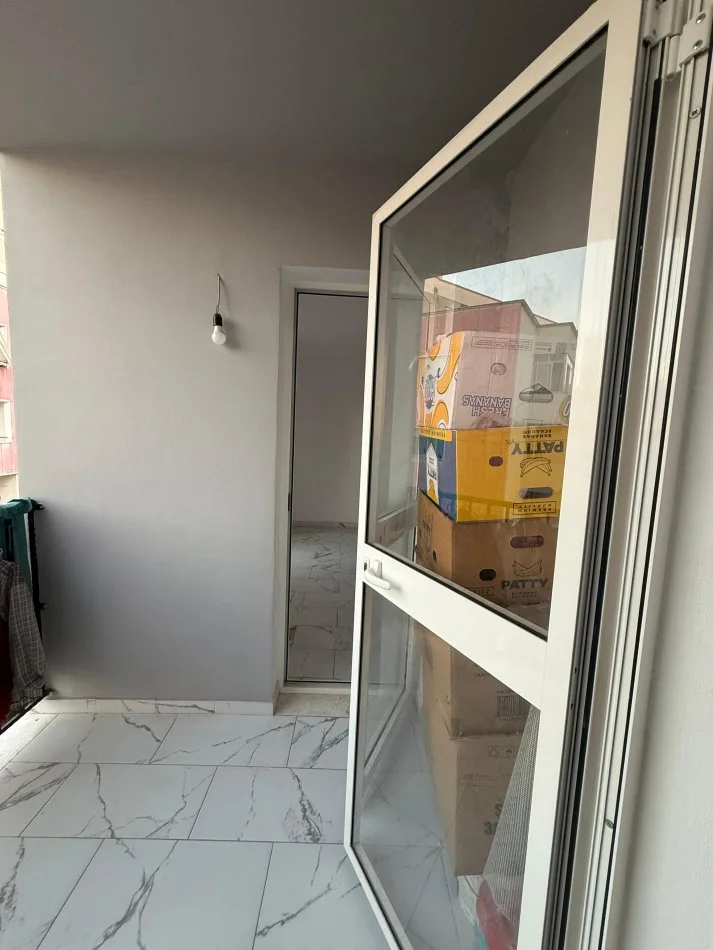 Tirane, shitet apartament 1+1+Ballkon Kati 5, 74 m² 163.000 € (Rruga Haxhi Hysen Dalliu, Stacioni Trenit)