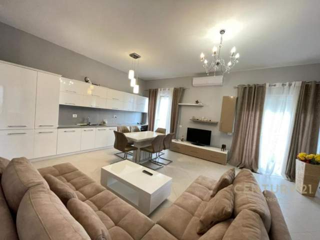 Tirane, jepet me qera apartament 2+1+BLK Kati 6, 125 m² 550 Euro (Selite e Vjeter, Kopshti Botanik)