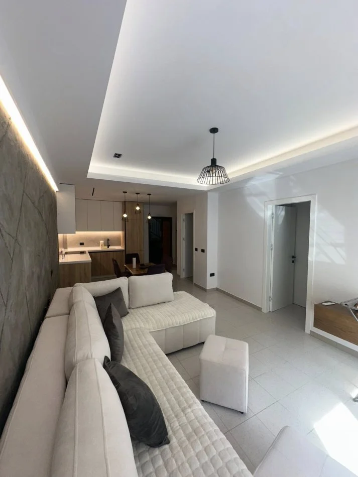 Durres, jepet me qera 2+1+Ballkon Kati 5, 75 m² 400 € (Qera 2+1 me ballkon Pelikani Plazh • 400€ neto +355 069 20 39 456)