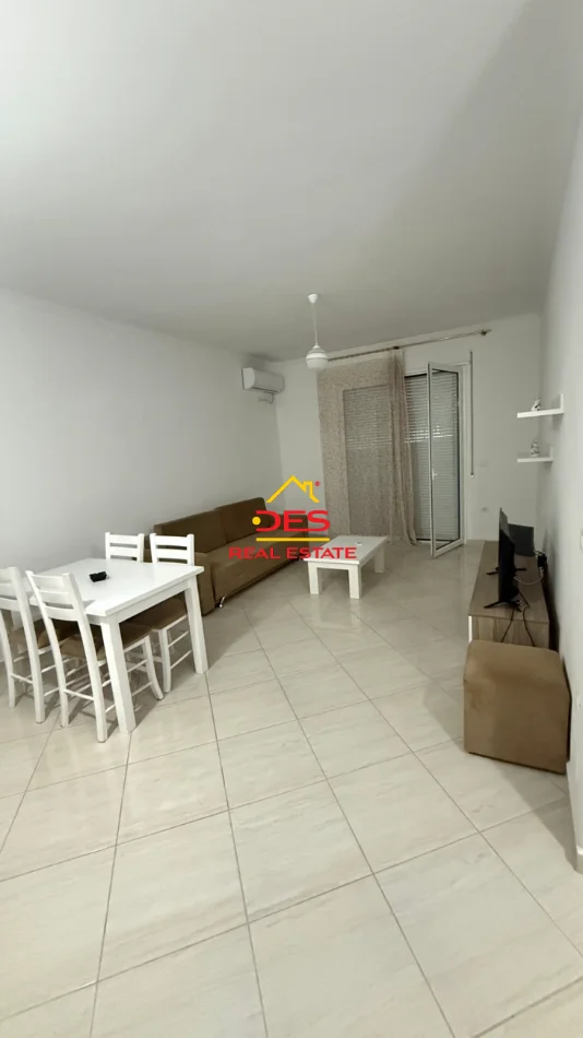 Vlore, jepet me qera apartament 1+1+Ballkon Kati 11, 70 m² 400 € (Rruga Shaban Demiraj)
