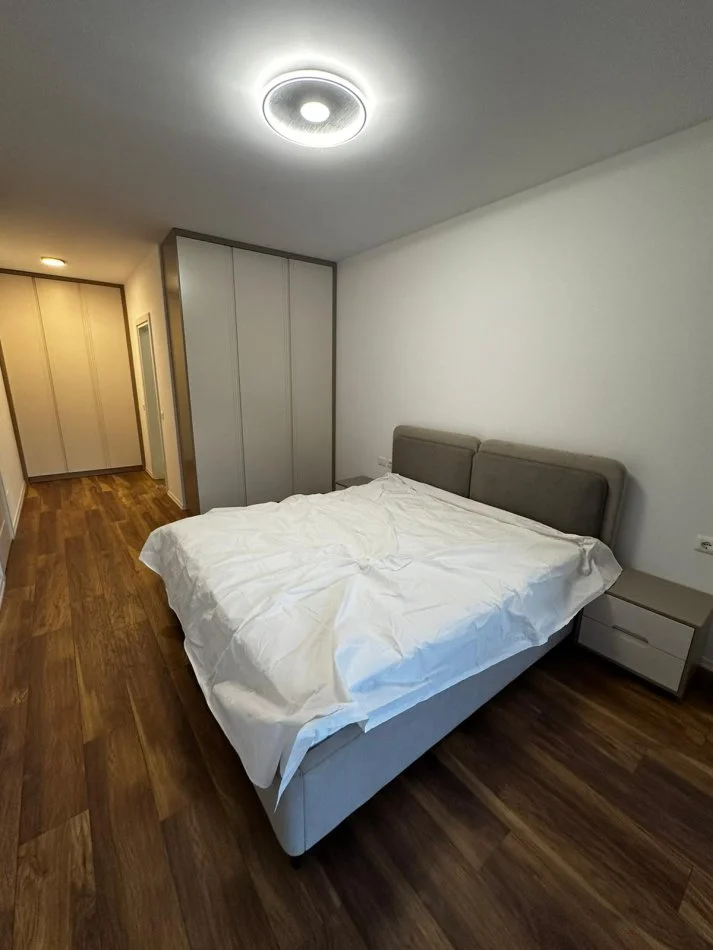 Tirane, jepet me qera apartament 2+1 Kati 3, 118 m² 1.200 € (Liman Kaba)