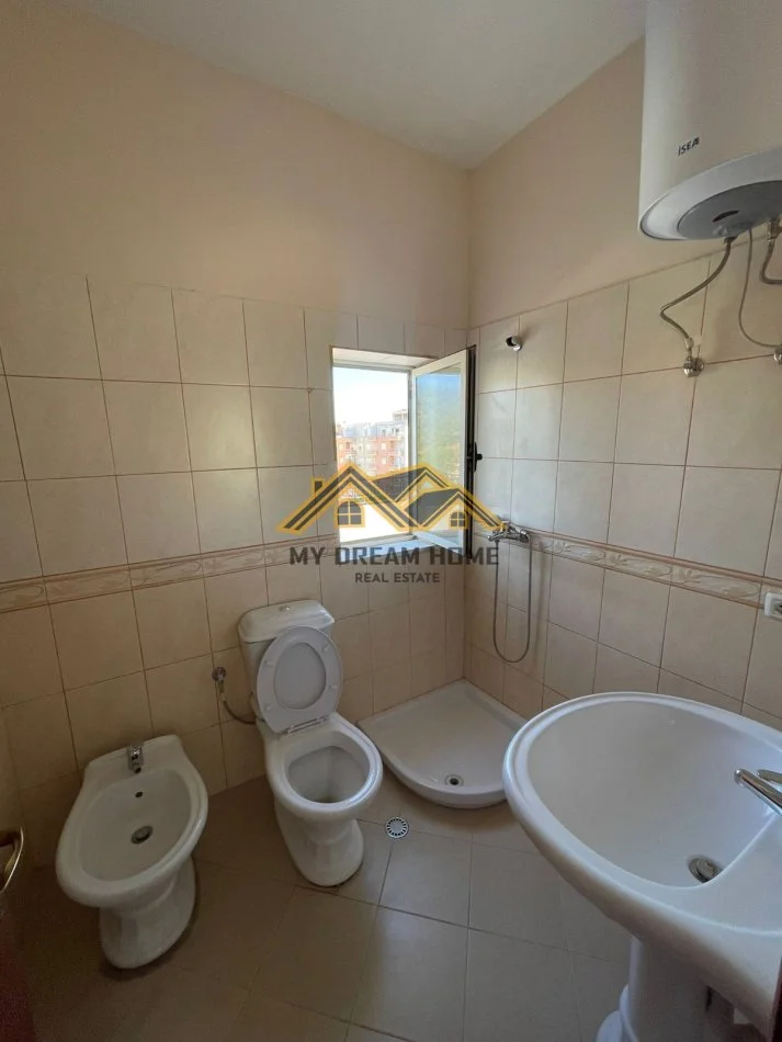 Durres, shitet garsonier 1+1+Ballkon Kati 6, 86 m² 65.000 € (SHKEMBI KAVAJES)