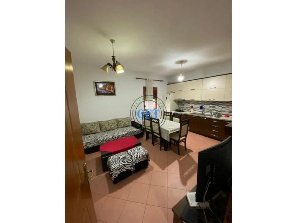 Durres, jepet me qera shtepi 1+1 Kati 2, 300 € (Galaktiku, Durres)