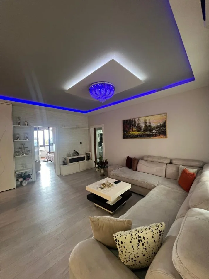 Durres, jepet me qera apartament 3+1+Ballkon Kati 5, 100 m² 550 € 