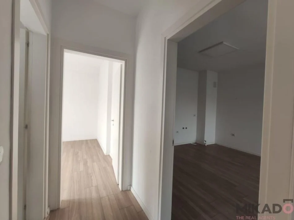 Jepet me Qira Ambient per Zyra tek Rruga Forsina Plaku, prane 21 Dhjetorit!