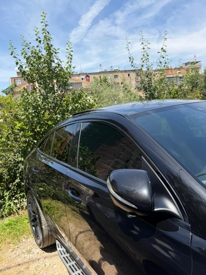Tirane, shes makine Mercedes Benz Nafte, e zeze automatik Kondicioner 145.000 km 70.000 €
