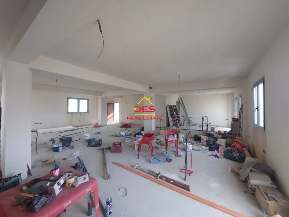 Vlore, shitet Vile , 542 m² 742.000 € (Rruga Demokracia)