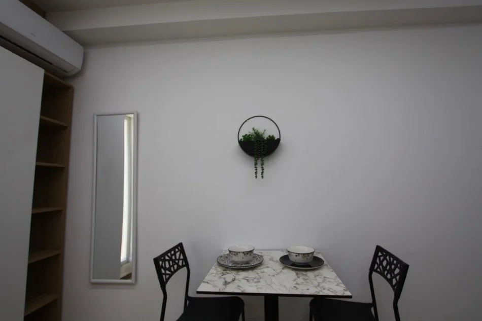 Tirane, jepet me qera garsonier Kati 1, 35 m² 550 € (Kryqzimi 21 Dhjetorit ,Vodafone)