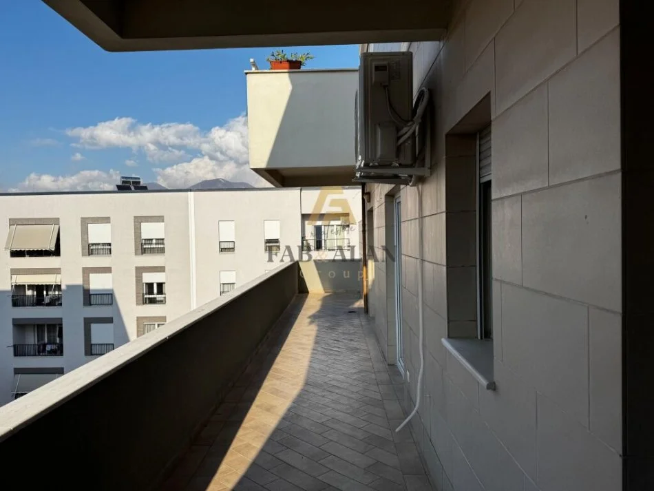 Tirane, shitet apartament 2+1 Kati 6, 122 m² 199.000 € (Oxhaku)