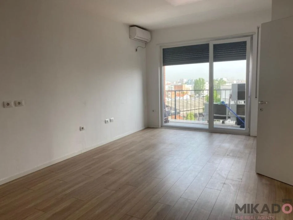 Jepet me Qira Ambient per Zyra tek Rruga Forsina Plaku, prane 21 Dhjetorit!