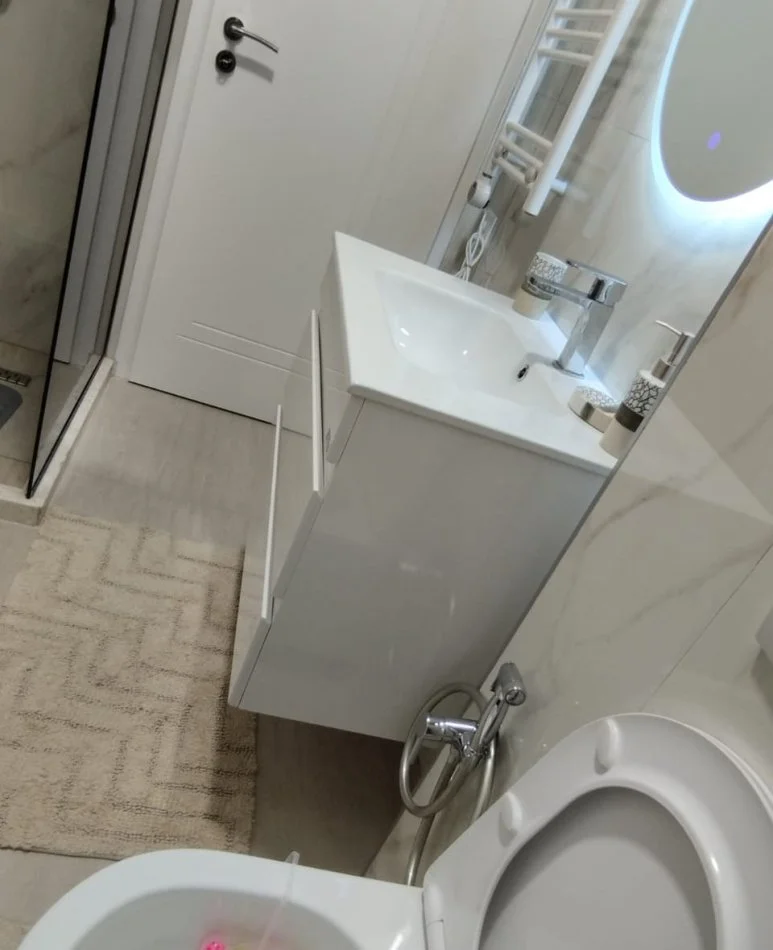 Tirane, jepet me qera apartament 1+1 Kati 3, 66 m² 430 € (rruga Pandi Dardha)