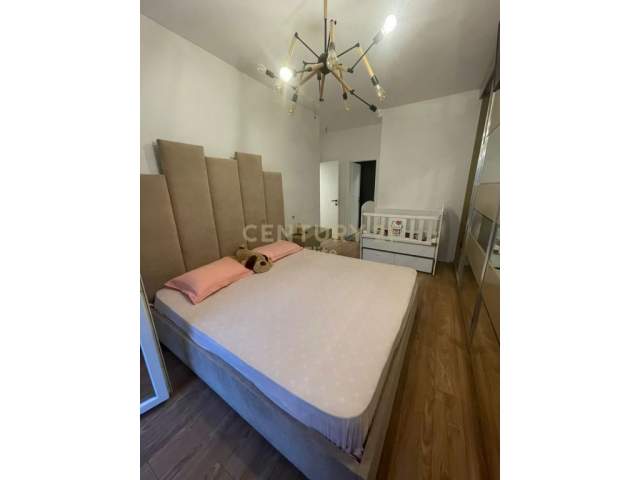 Shitet ap.2+1+2 me mobilim bashkekohor te Kompleksi Star, 110 m² 140.000 Euro (Rruga Frosina Plaku)