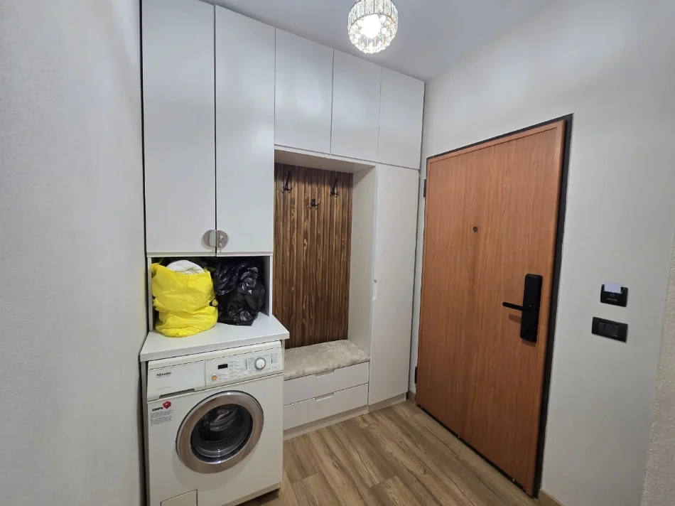 Tirane, jepet me qera apartament 2+1 Kati 5, 850 € 