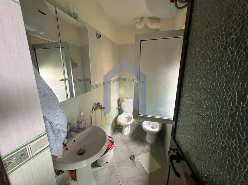 Tirane, shitet apartament 2+1+Ballkon Kati 4, 55 m² 100.000 € (Apartament 2+1 per shitje ne Allias)
