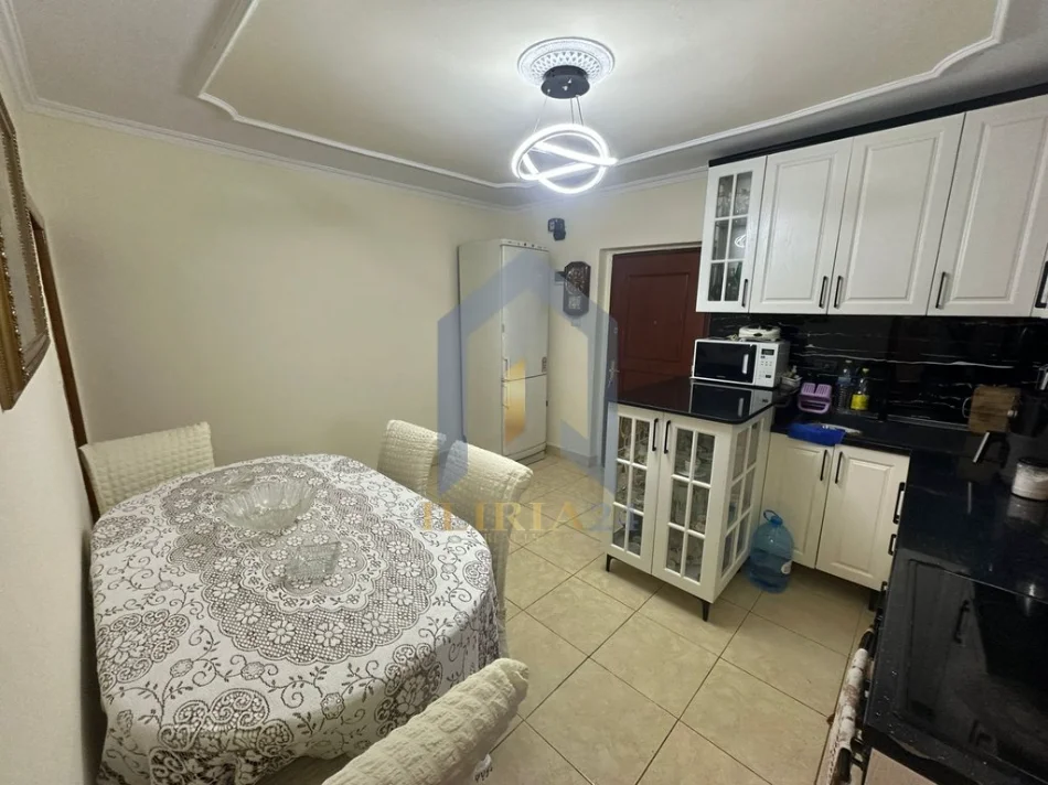 Tirane, shitet apartament 2+1+Ballkon Kati 4, 55 m² 100.000 € (Apartament 2+1 per shitje ne Allias)