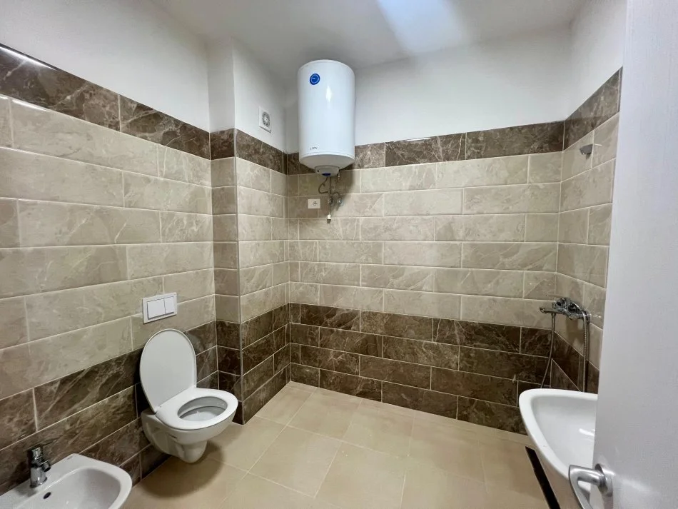 Tirane, jepet me qera 1+1 Kati 10, 75 m² 500 € (rruga e dibres)