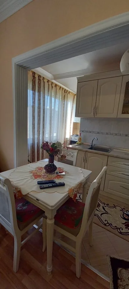 Tirane, jepet me qera apartament 1+1 Kati 4, 33.000 € (Rruga Gaqo Tashko)